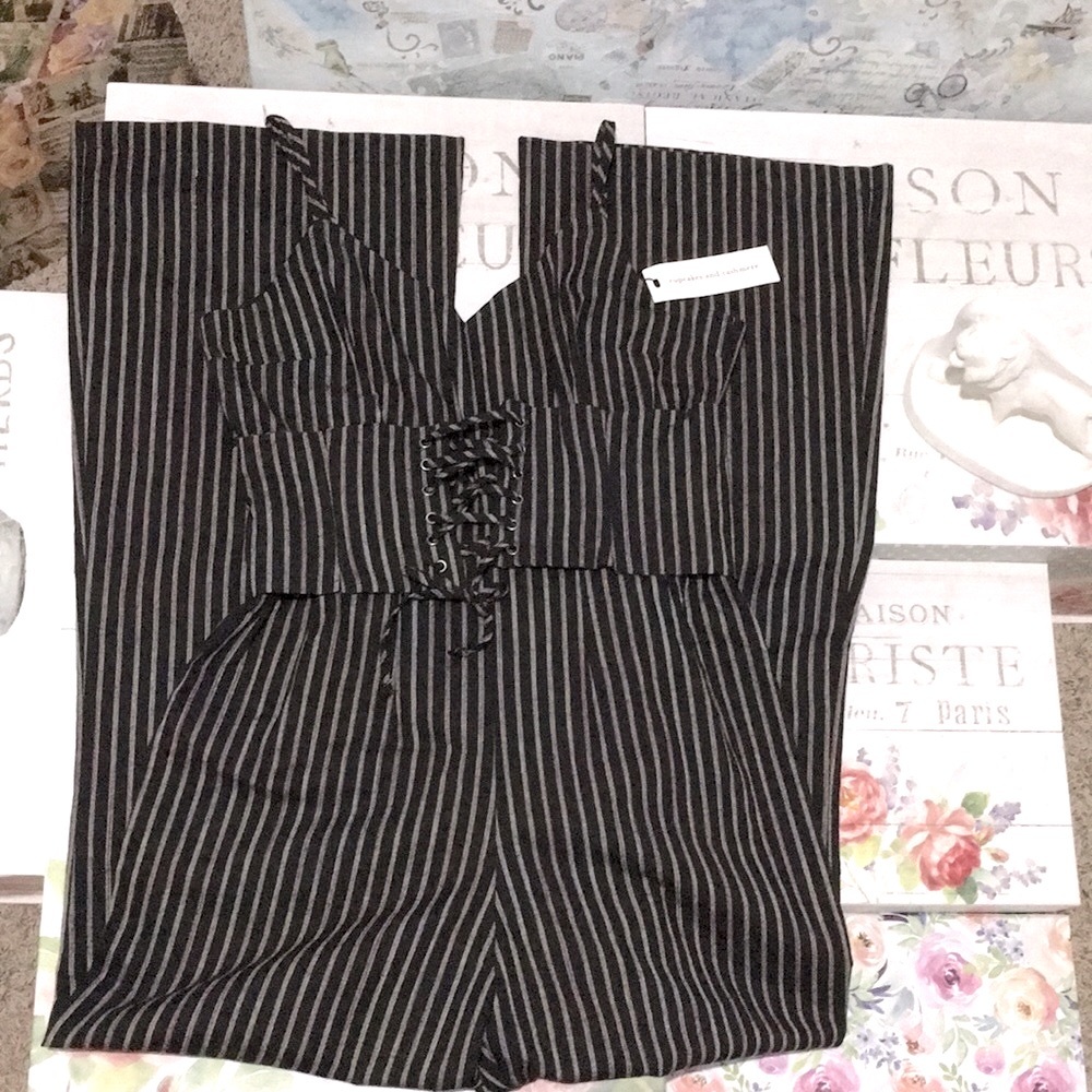 NWT✨Cupcakes & Cashmere Jaiden Pinstriped Spaghetti Strap Corset Jumpsuit Blk 6 - Picture 3 of 11